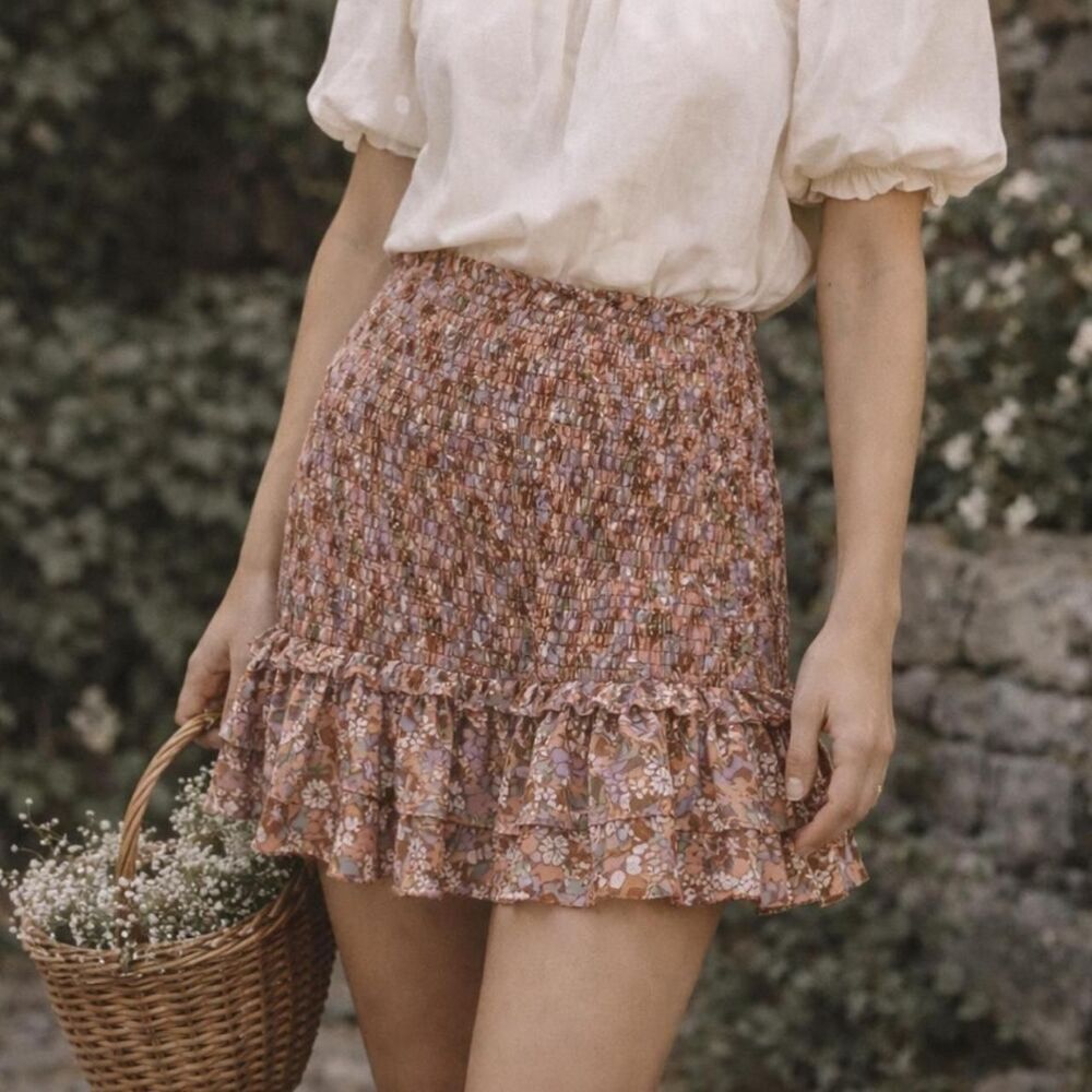Veronica Beard Melodie Floral romantic Smocked Mini Skirt – Size 6 - Picture 3 of 7